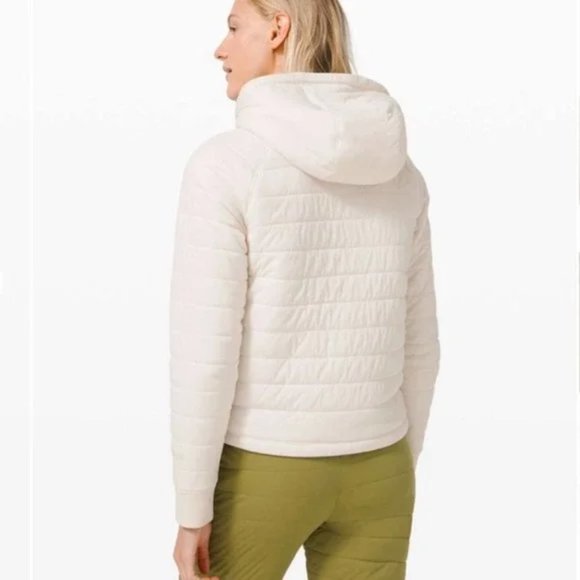 Lululemon Dynamic Movement ivory off white puffer hooded cropped coat size 4 - - Picture 2 of 5